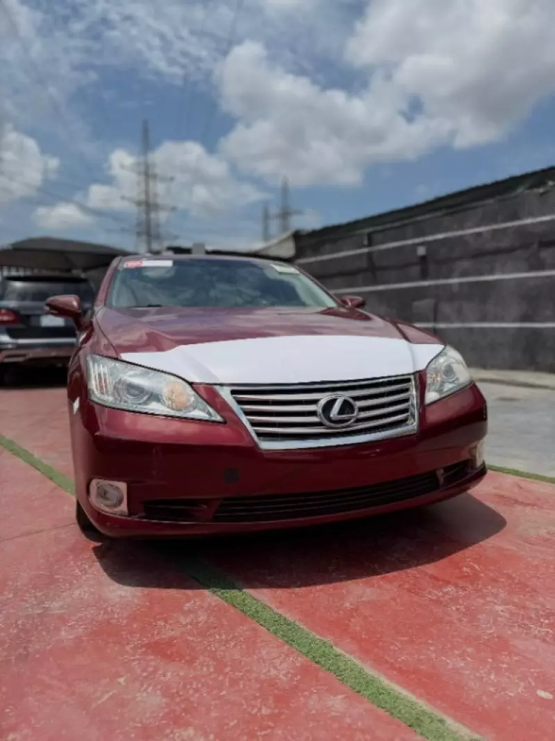 Lexus ES   - 2010