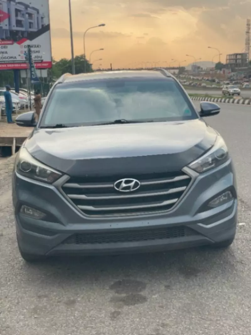 Hyundai Tucson   - 2016