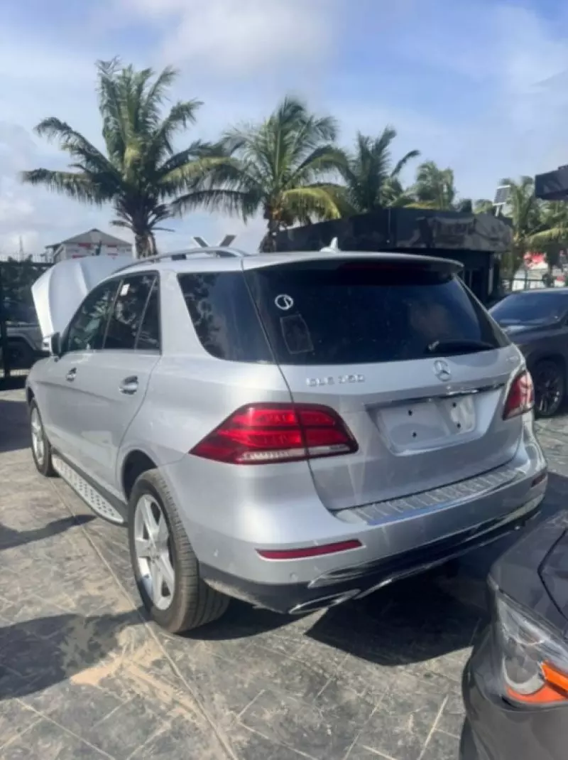 Mercedes-Benz GLE 350   - 2016