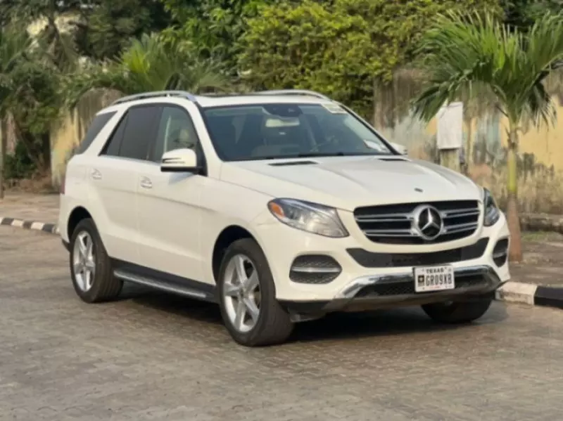Mercedes-Benz GLE-Class   - 2017