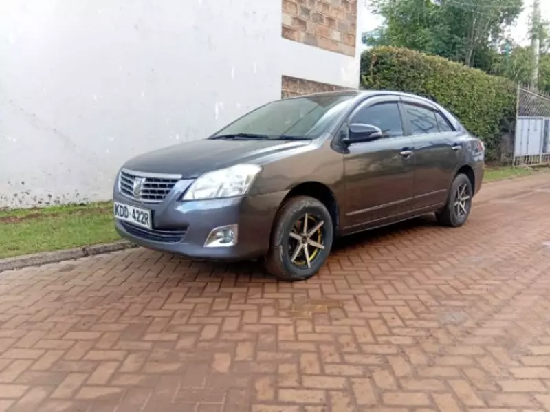 Toyota Premio    - 2014