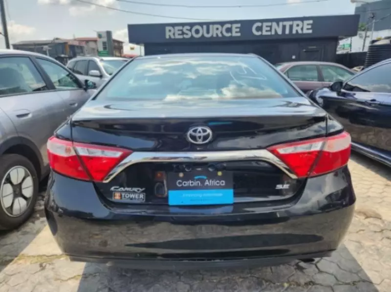 Toyota Camry - 2017
