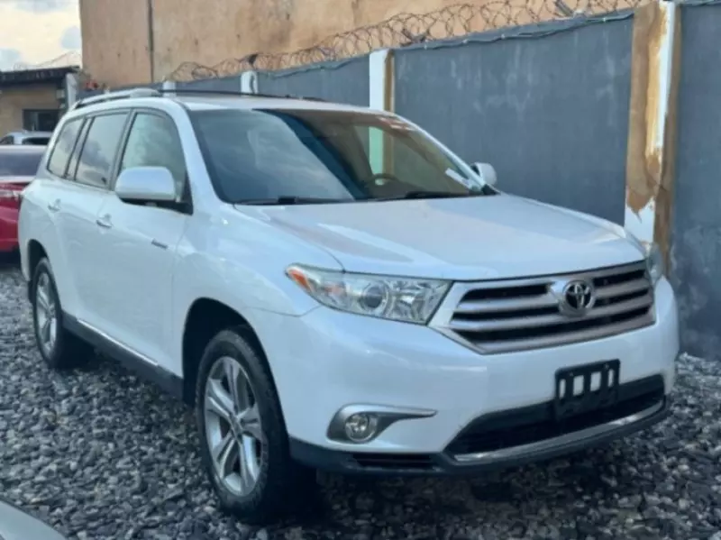 Toyota Highlander   - 2011