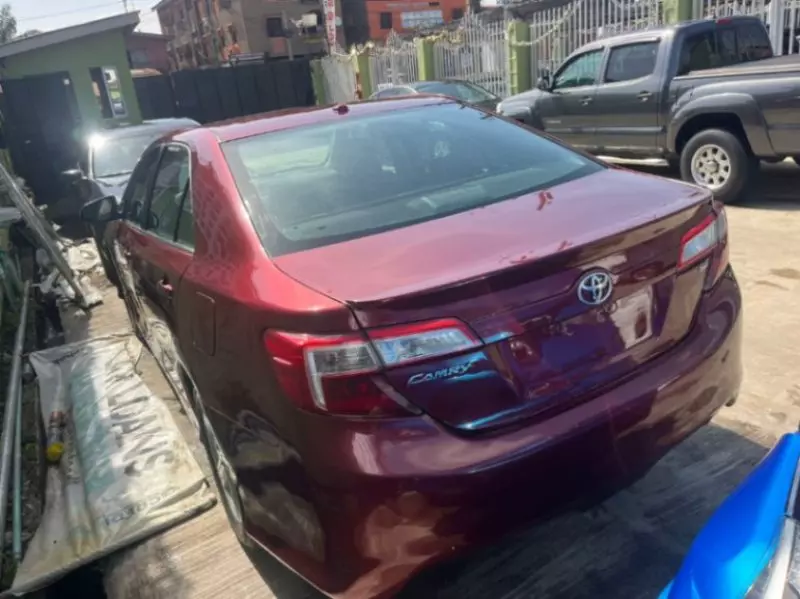 Toyota Camry   - 2012