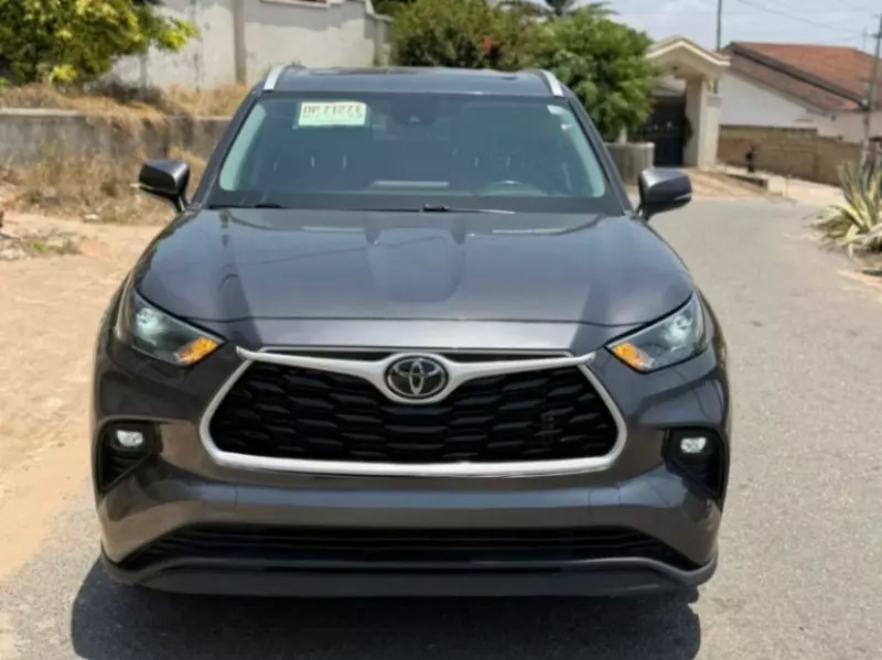 Toyota Highlander   - 2022