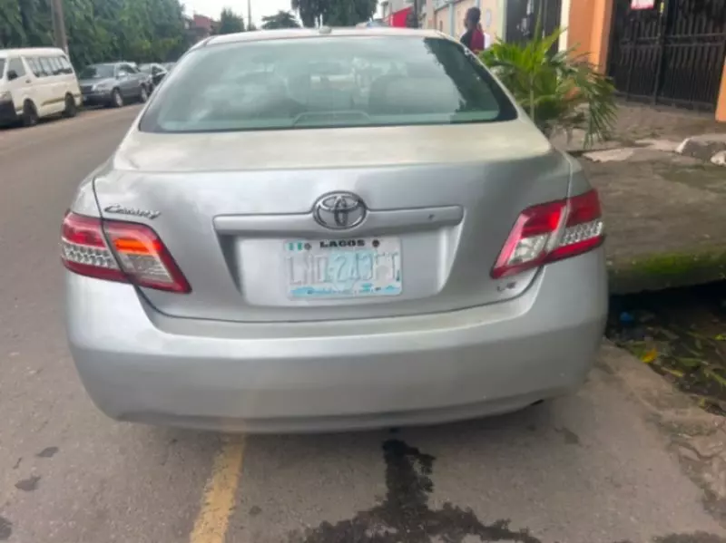 TOYOTA Camry   - 2011