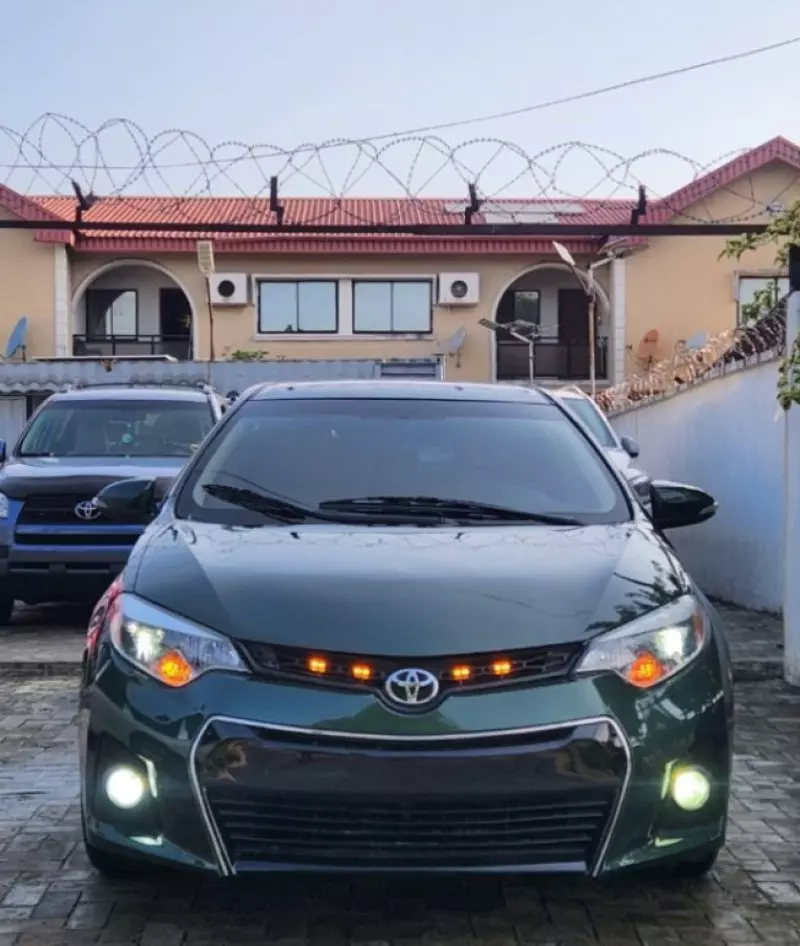 TOYOTA Corolla   - 2016