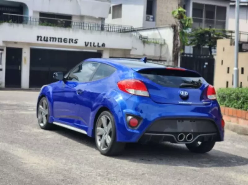 Hyundai Veloster - 2013