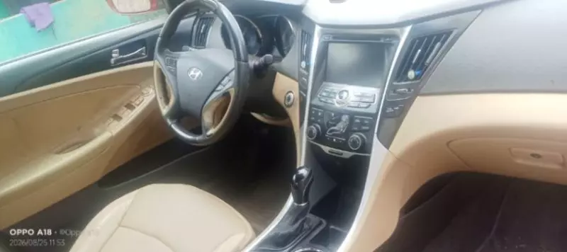 Hyundai Sonata   - 2013