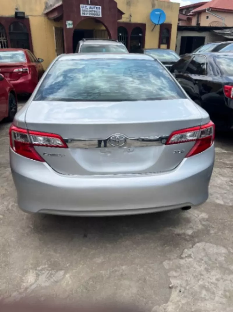 Toyota Camry   - 2012