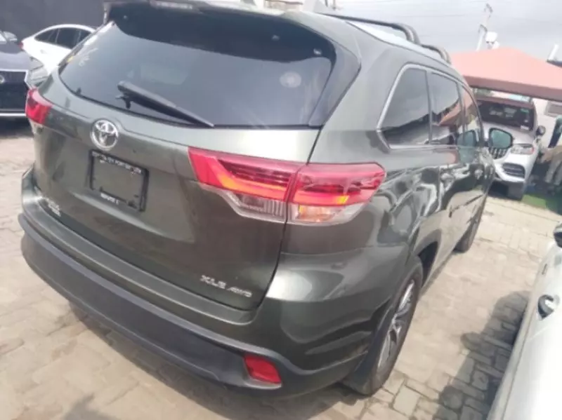 Toyota Highlander   - 2018