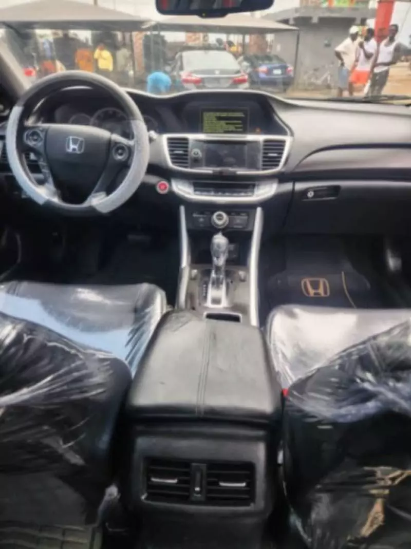 Honda Accord - 2012