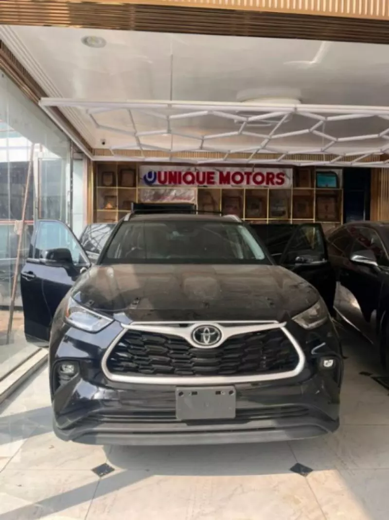 Toyota Highlander   - 2022