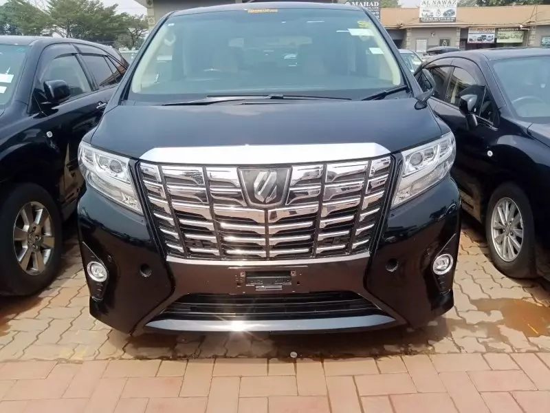 Toyota Alphard   - 2017