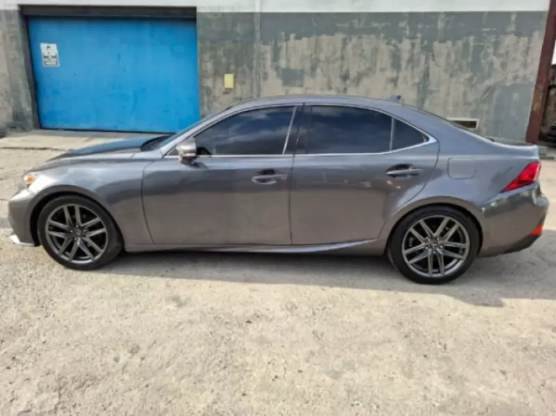 Lexus IS   - 2014