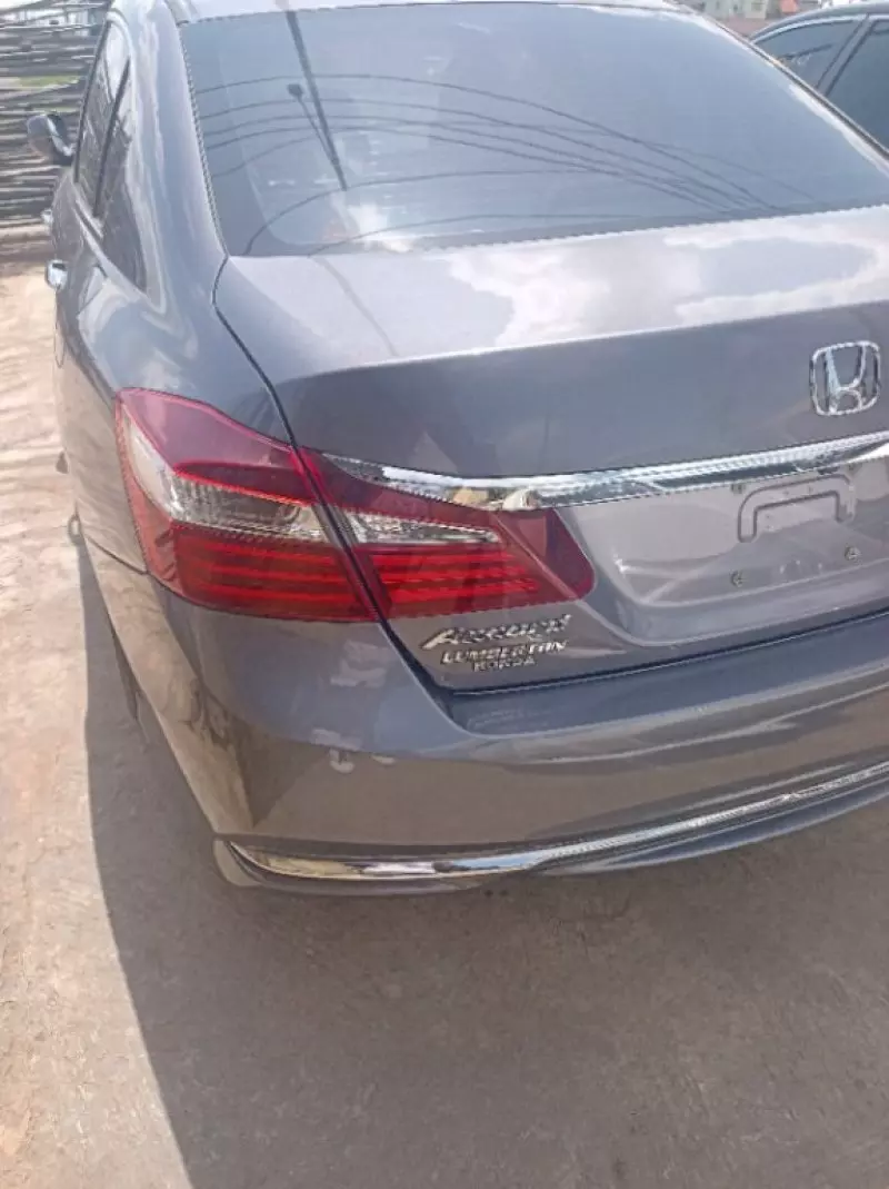 Honda Accord   - 2016