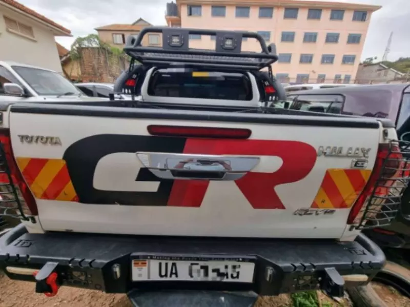 Toyota Hilux Revo    - 2017