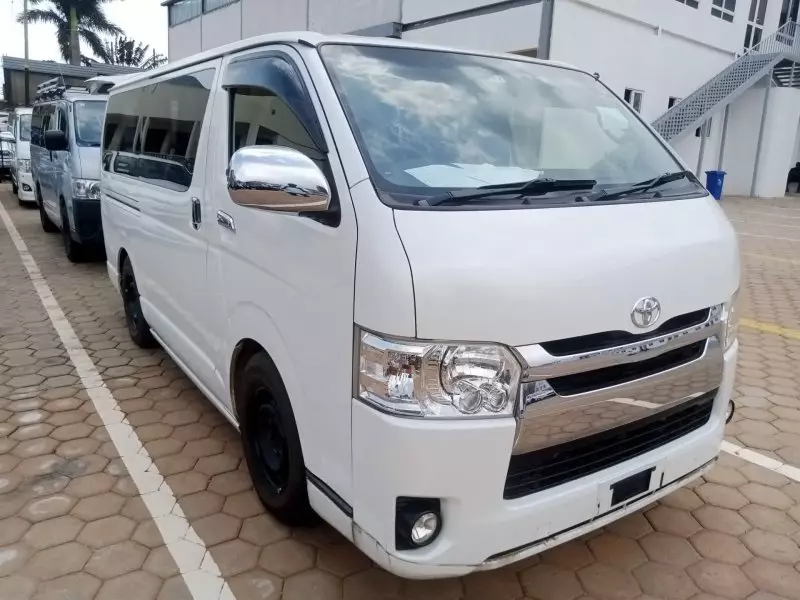Toyota Hiace   - 2014