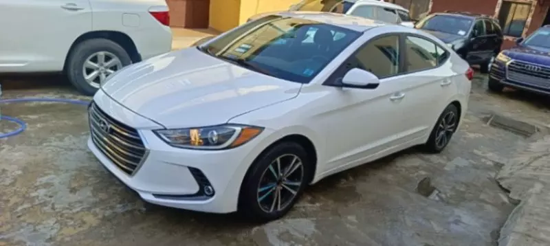 Hyundai Elantra - 2017