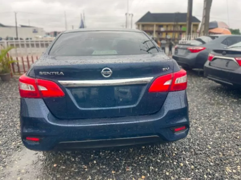 Nissan Sentra - 2017