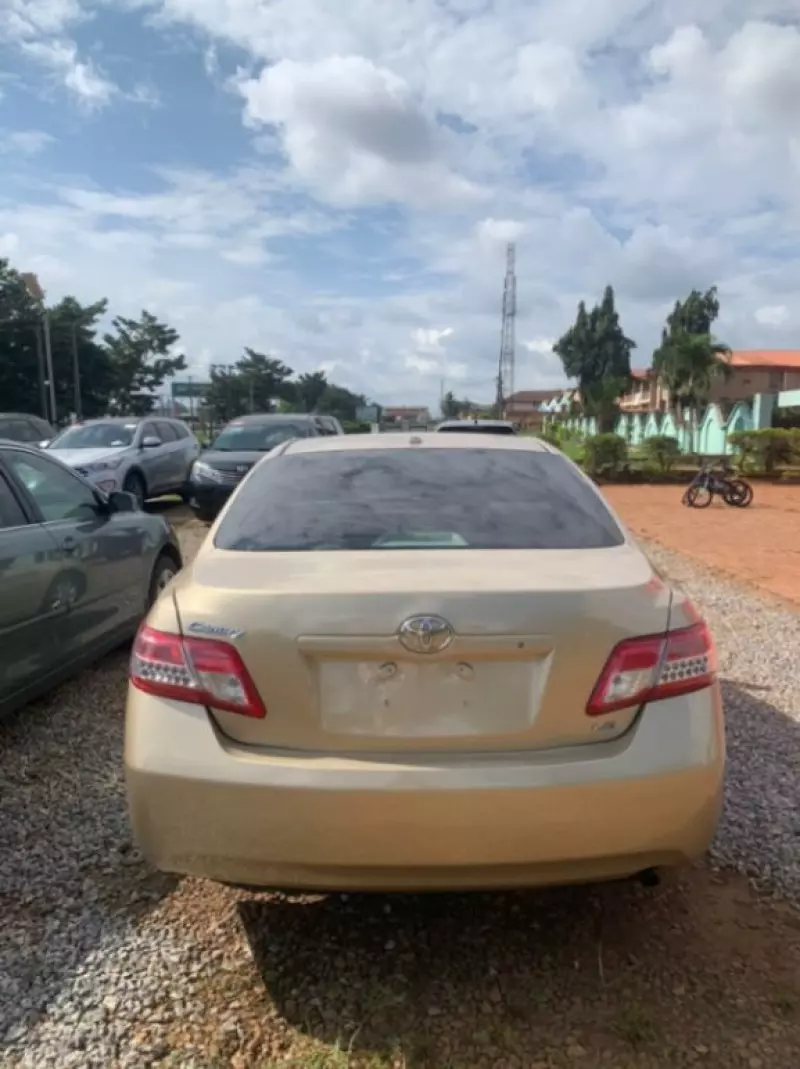 TOYOTA Camry   - 2011