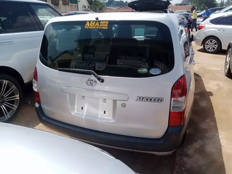 Toyota Probox    - 2016