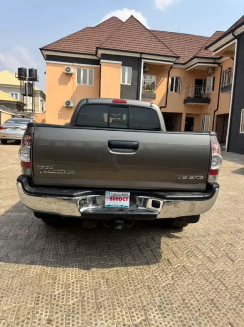 Toyota Tacoma   - 2013