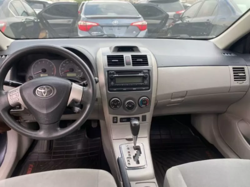 Toyota Corolla - 2012
