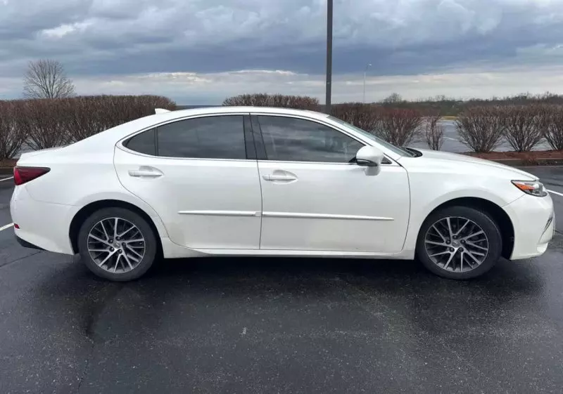 Lexus ES 350   - 2016