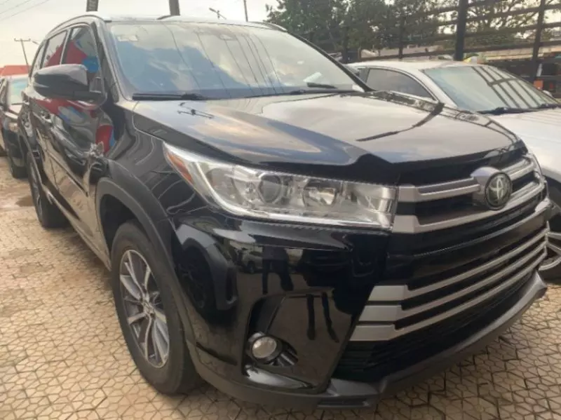 Toyota Highlander   - 2016