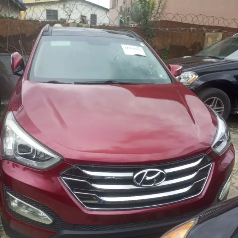 Hyundai Santa Fe   - 2015