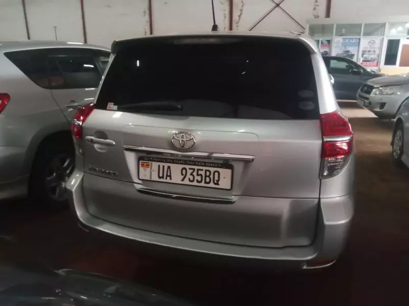 Toyota Vanguard    - 2010