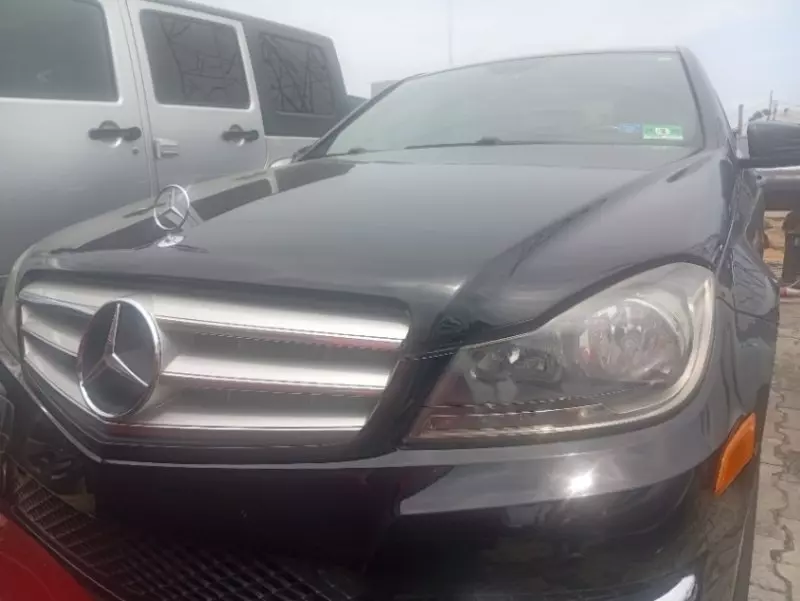Mercedes-Benz C 300 - 2013