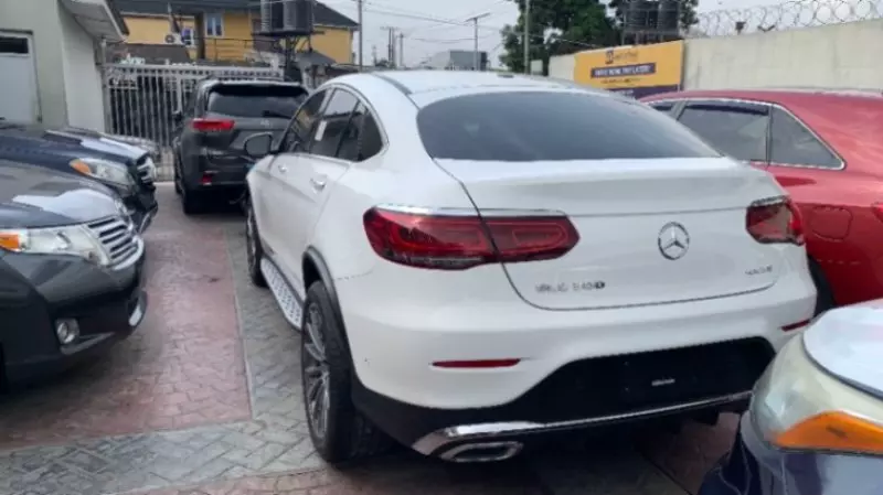 Mercedes-Benz GLE 300   - 2021