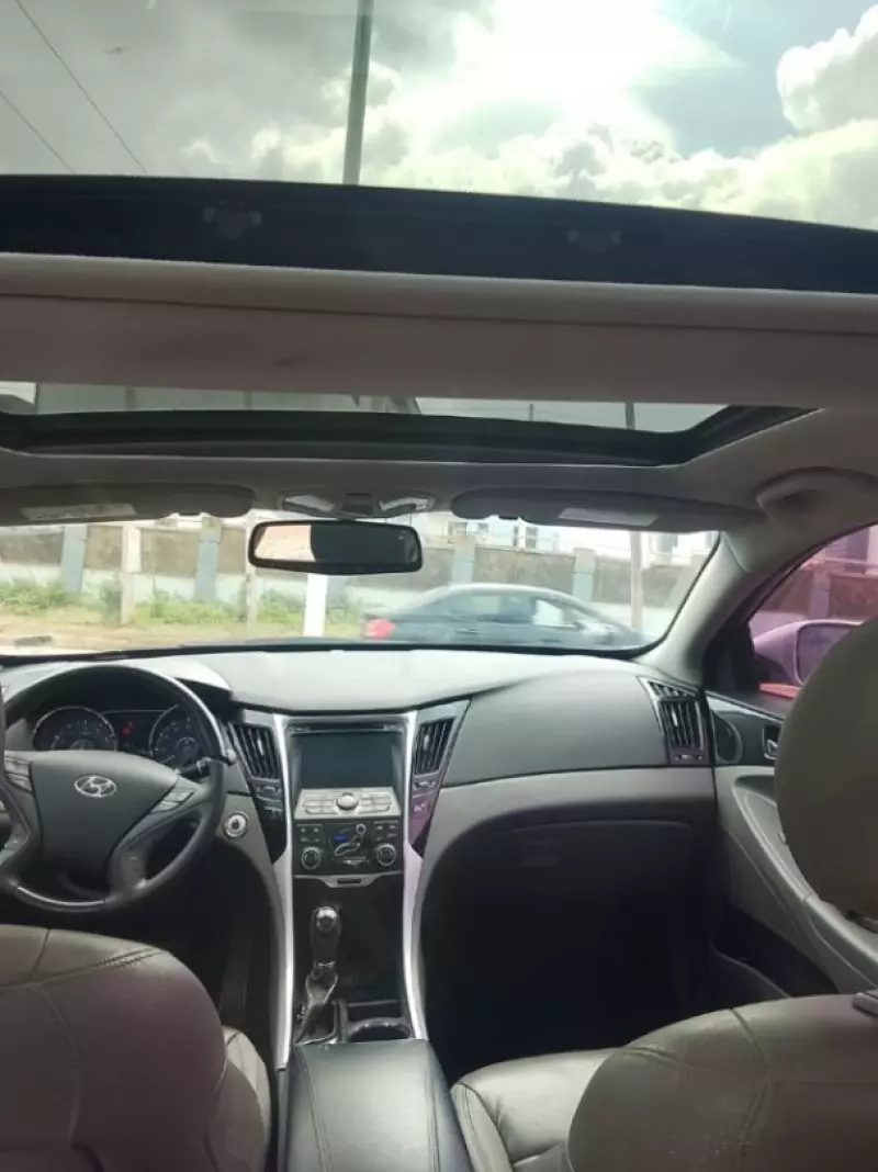 Hyundai Sonata   - 2013