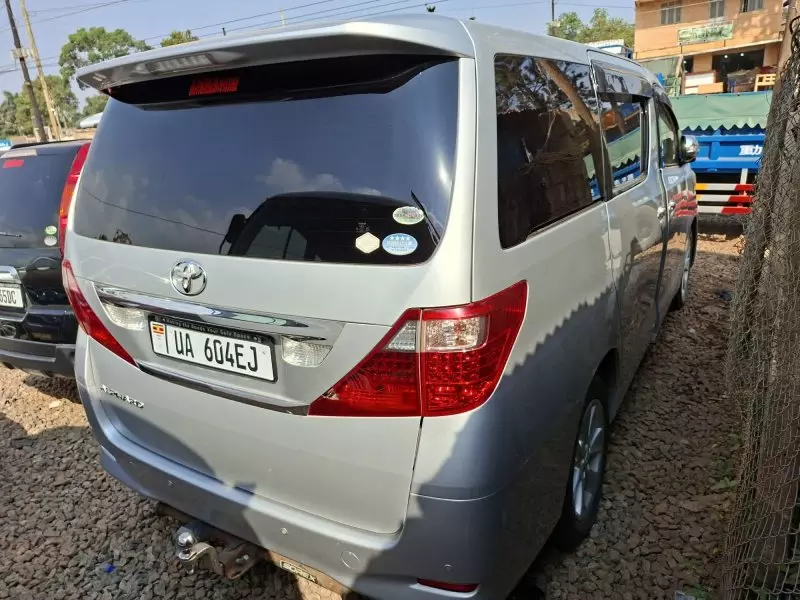 Toyota Alphard   - 2010