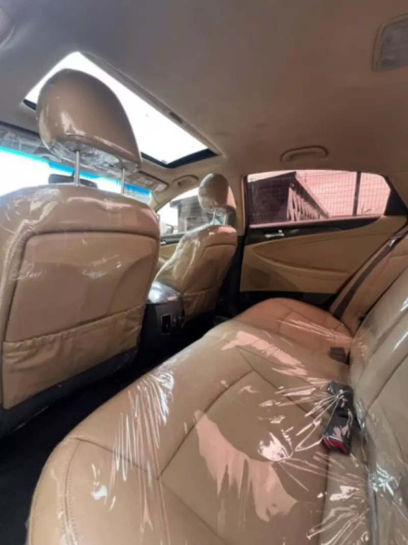 Hyundai Sonata - 2011