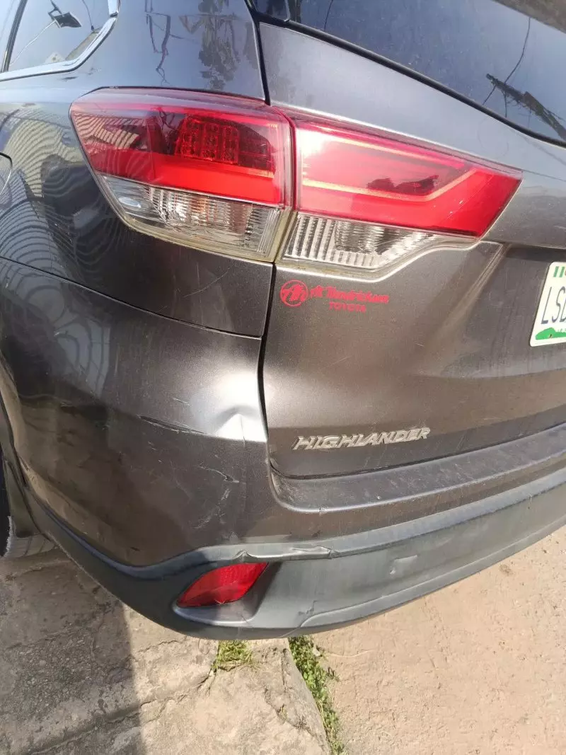 TOYOTA Highlander   - 2019