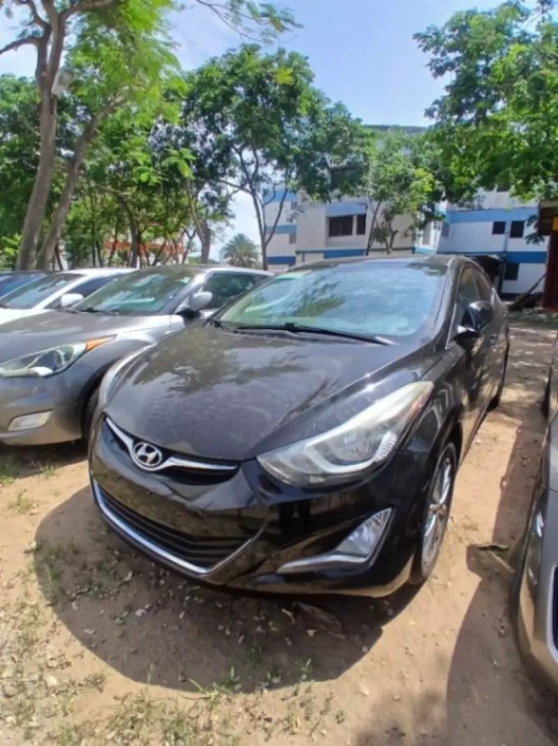 Hyundai Elantra   - 2015