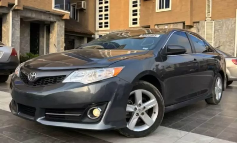 Toyota Camry   - 2014