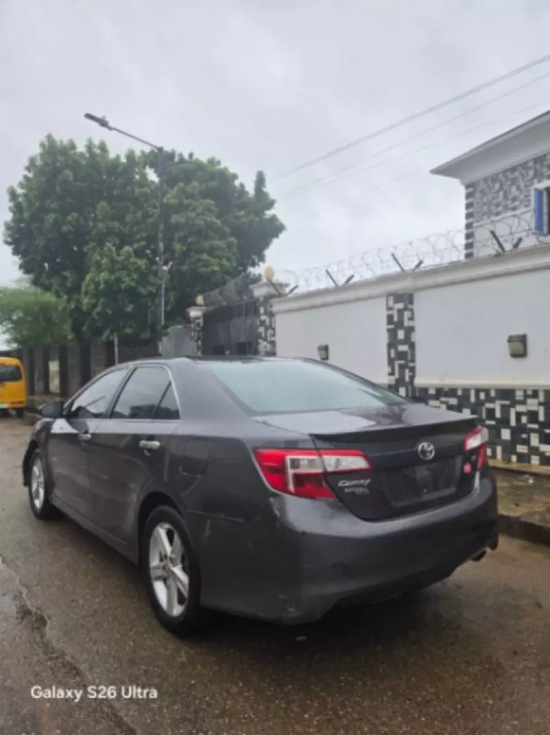 TOYOTA Camry - 2013