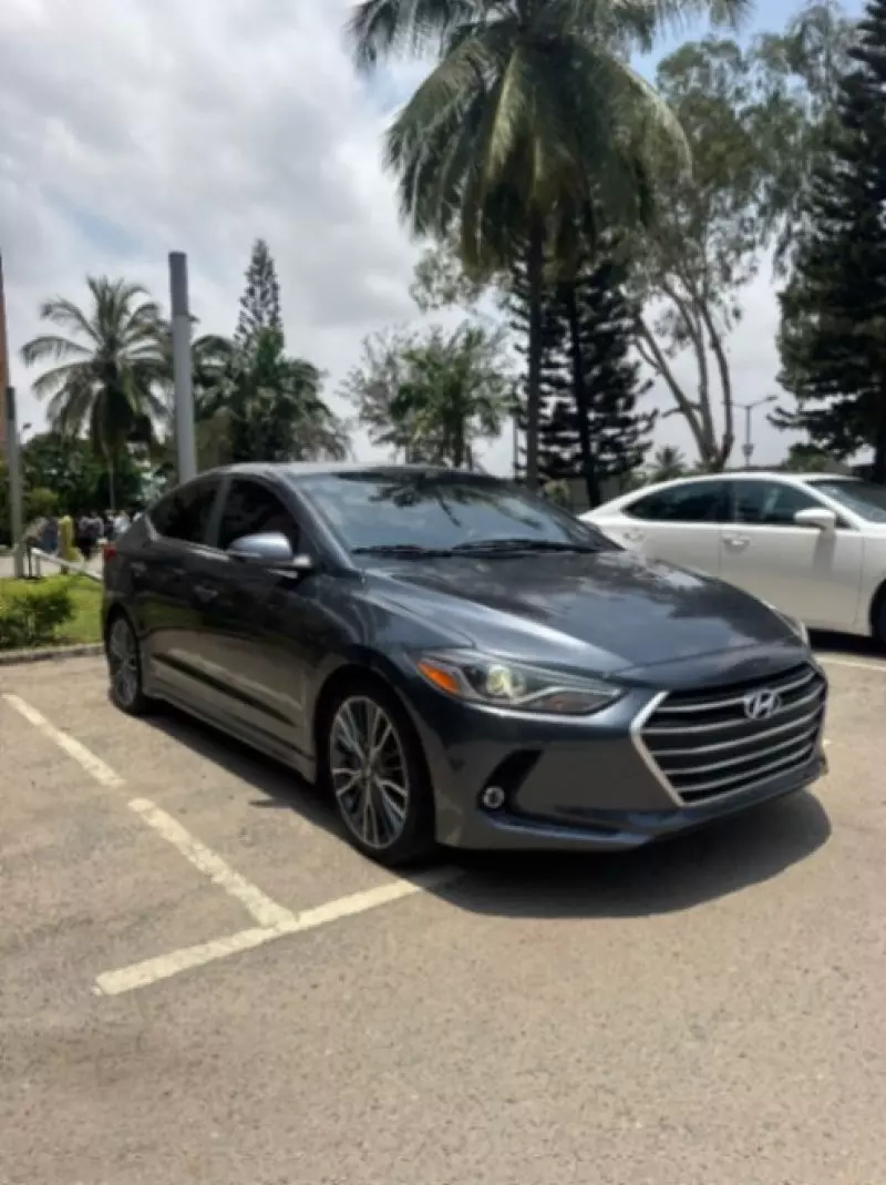 Hyundai Elantra   - 2018