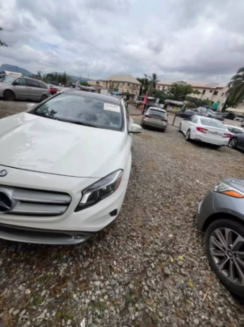 Mercedes-Benz GLA-Class   - 2015