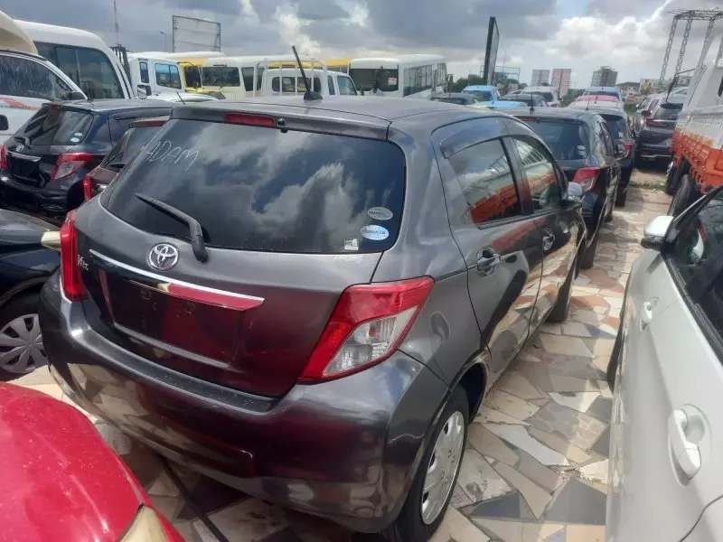Toyota Vitz   - 2014