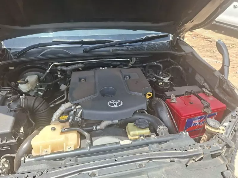 TOYOTA Hilux   - 2015