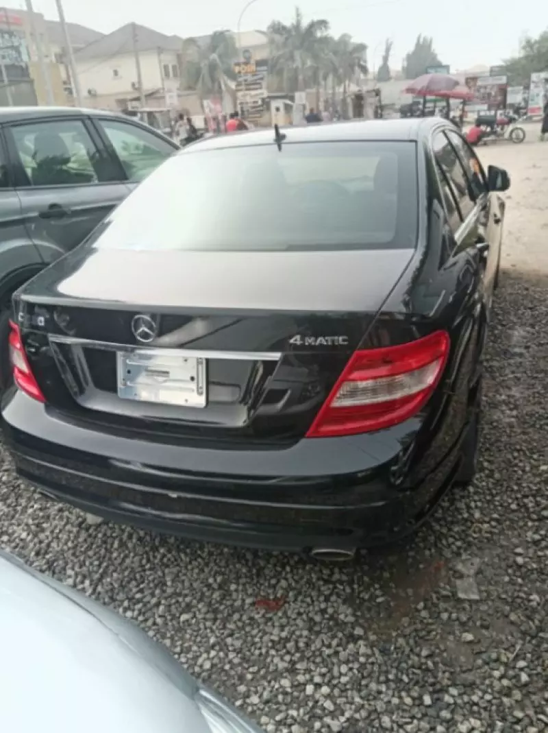 Mercedes-Benz C-Class   - 2009