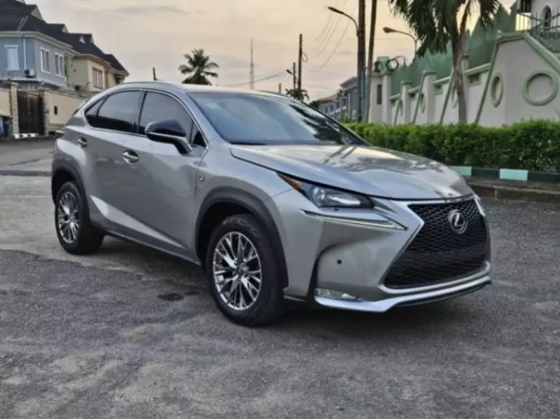 Lexus NX   - 2017