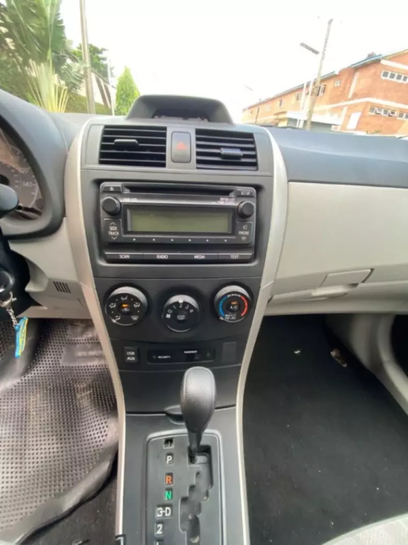 Toyota Corolla   - 2013