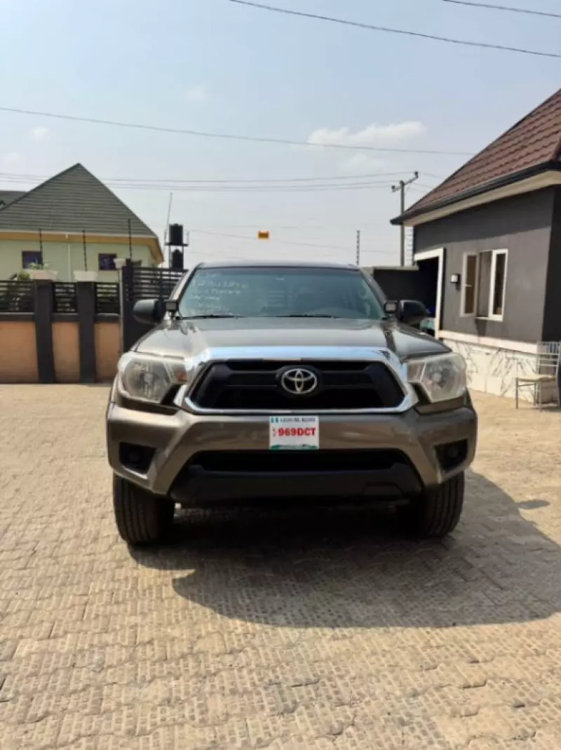 Toyota Tacoma   - 2013