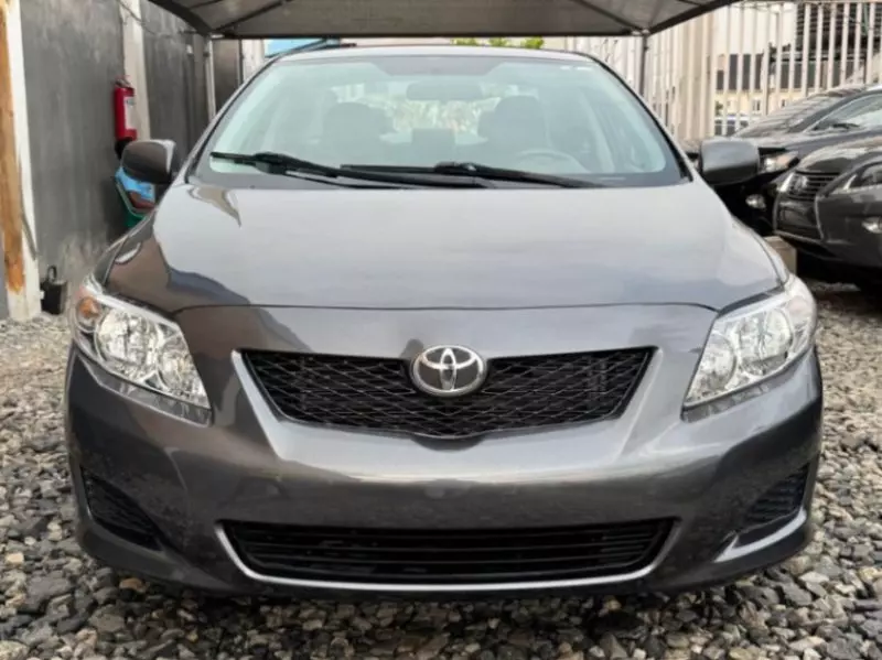 Toyota Corolla   - 2010